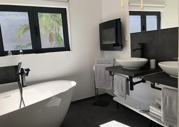 Casa Da Arvore * Arco da Calheta (Madeira)